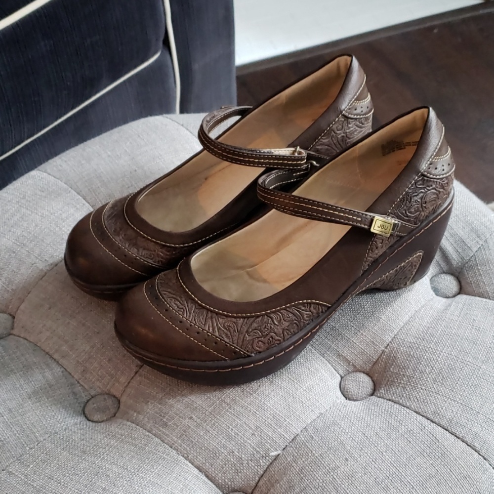 Jambu mary janes